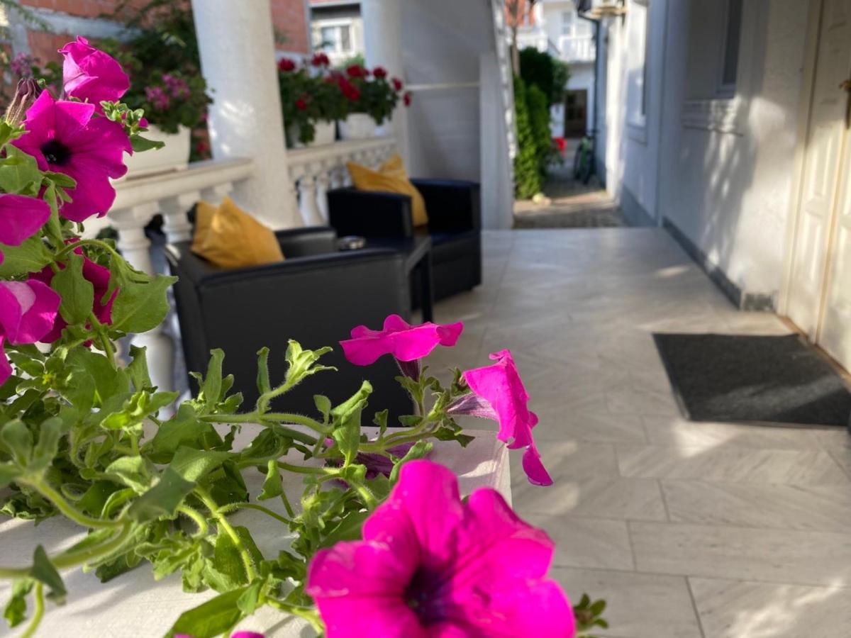 Apartments Vila White House Pančevo Eksteriør bilde
