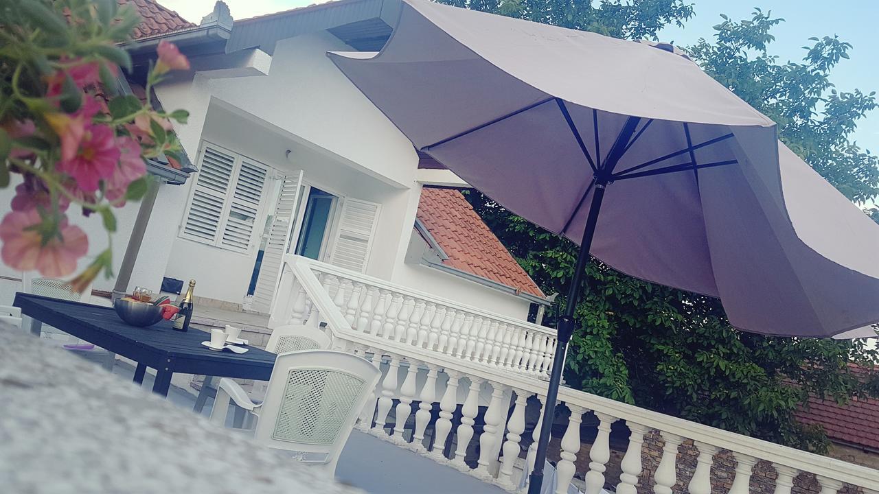 Apartments Vila White House Pančevo Eksteriør bilde